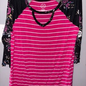 Maurices 24/7 Women's  Large  3/4 Sleeve Floral Stripe Baseball Tee.